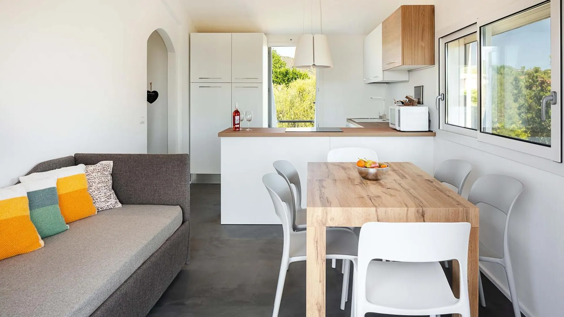 Sardegna E - Beach Apartments 올비아 0*,